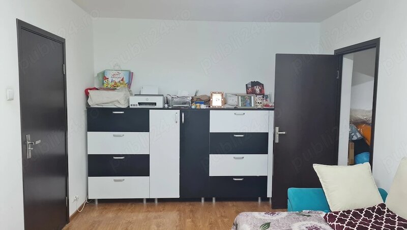 Drumul Taberei, Piata Moghioros,